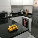 Avda De Las Palmeras Apartment
